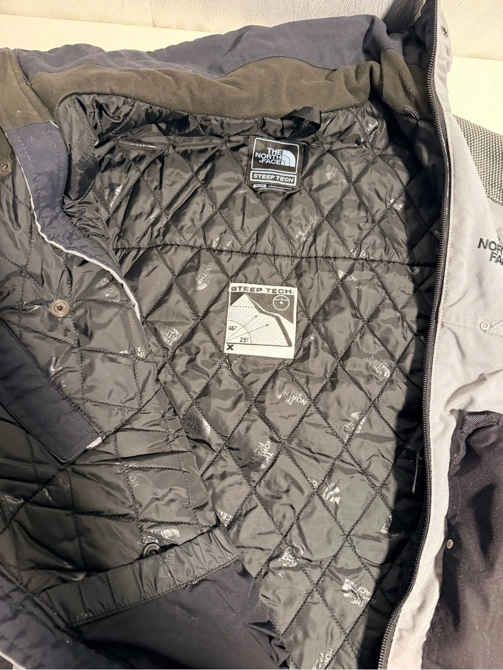 The North Face Men’s Light Gray and Black Ski Jacket - Steep Tech Style